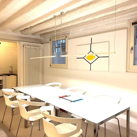 Lovenice In Cannaregio Венеция