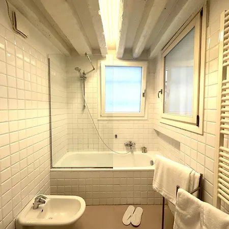 Lovenice In Cannaregio Апартаменты *